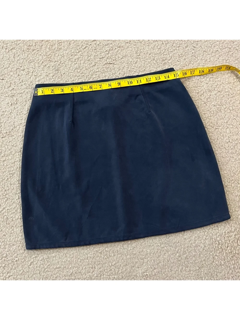 Lululemon Softstreme High Rise Mini Skirt Black Size Medium